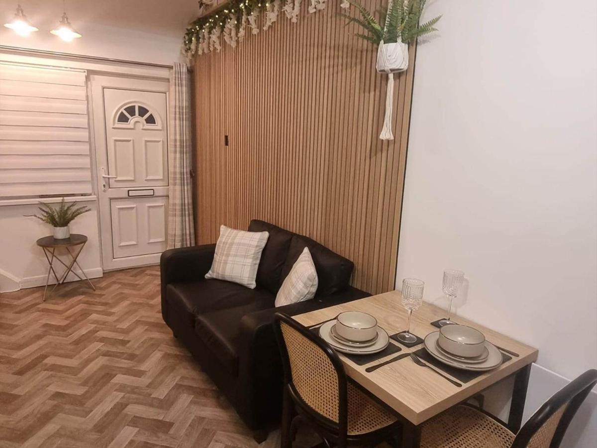 Cosy Moat House Cottage #3 彭布罗克 外观 照片